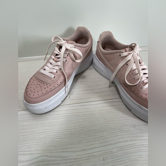 WOMEN'S COURT VISION ALTA PLATFORM SNEAKERS IN PINK/WHITE - Picture 4 of 9